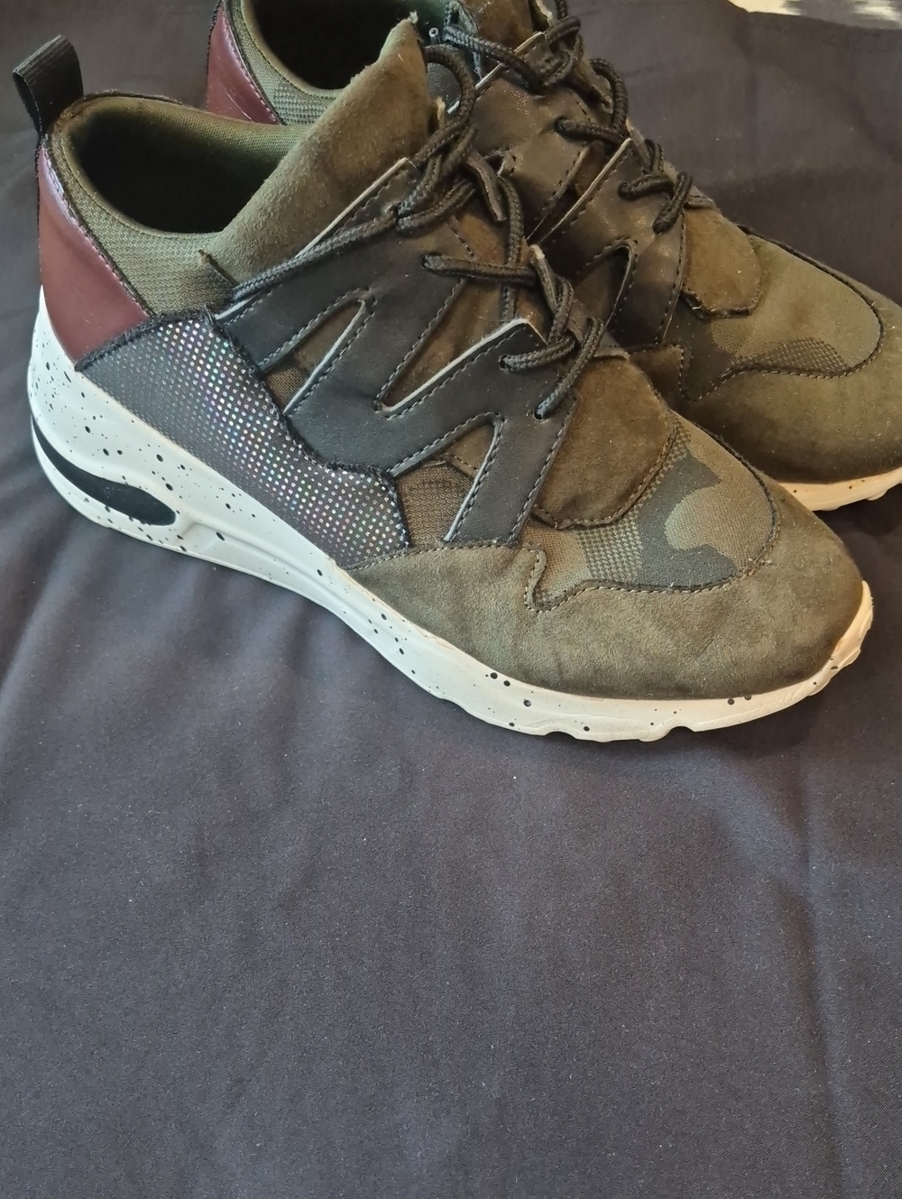 Time and Tru Olive Green & Burgundy Womens s Sneakers Wedge Sz 9